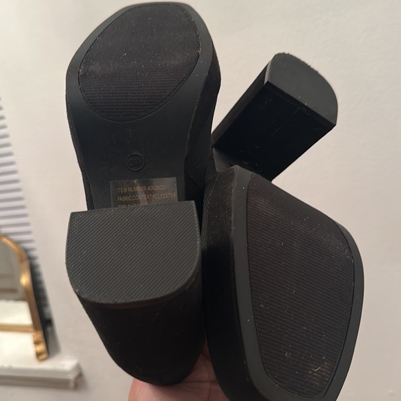 Knit Platform Boots - Picture 5 of 8